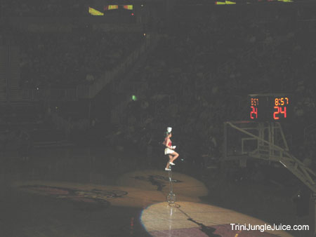 hawksvsrockets-01