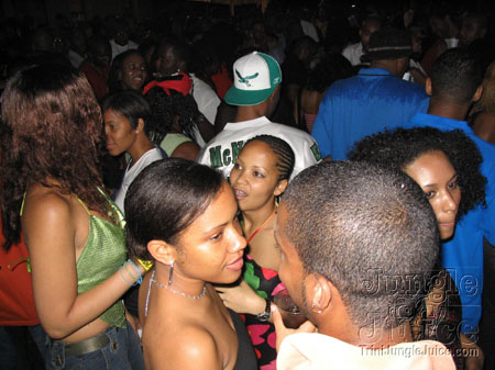taboo+dc2004-043