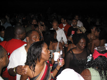 taboo+dc2004-044