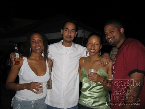 trinixmas04-03