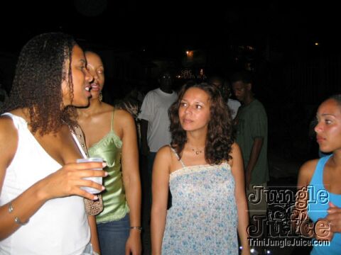 trinixmas04-05
