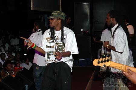 2005_dc_glow-19