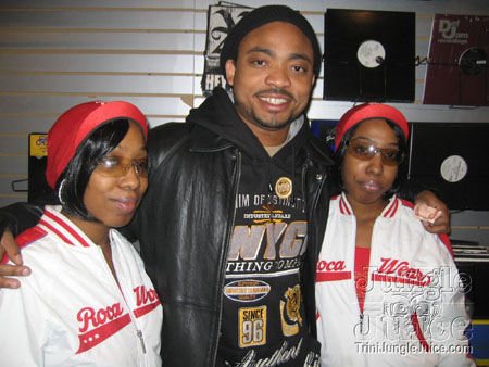 machel_signing-04
