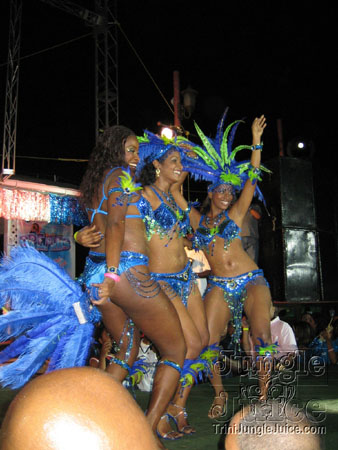 poison_2k6_launch-042