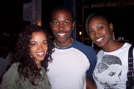 soca_on_rooftop-07