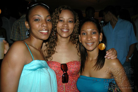 beach_house_carnival_2006-126