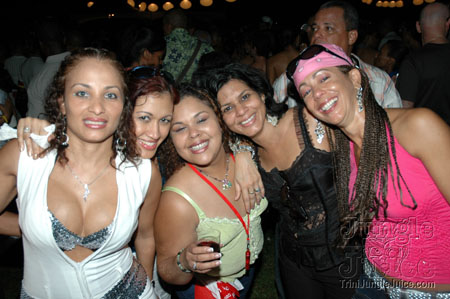 beach_house_carnival_2006-141