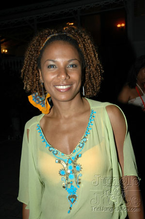 beach_house_carnival_2006-144