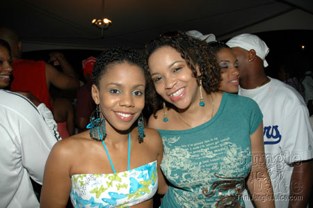 beach_house_carnival_2006-153