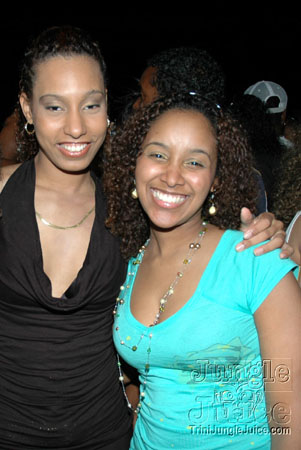 beach_house_carnival_2006-155