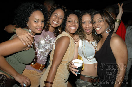beach_house_carnival_2006-157