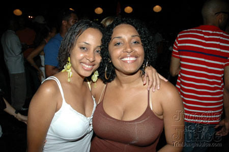 beach_house_carnival_2006-159