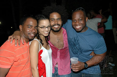 beach_house_carnival_2006-193