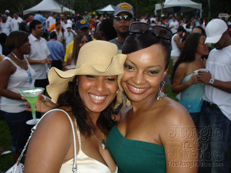 beach_house_carnival_2006-207