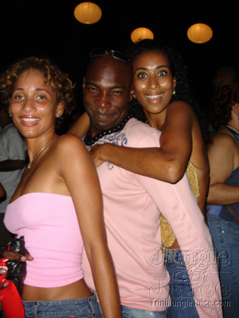 beach_house_carnival_2006-221
