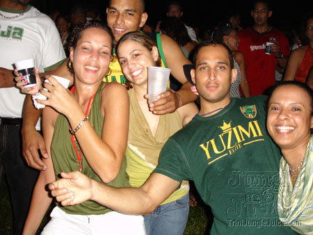 beach_house_carnival_2006-222
