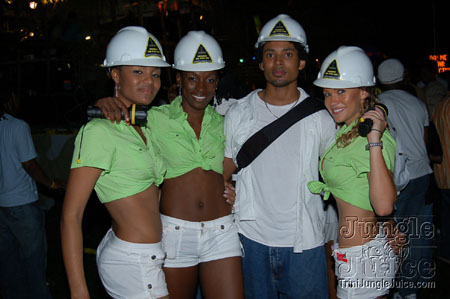 caution_2006-23