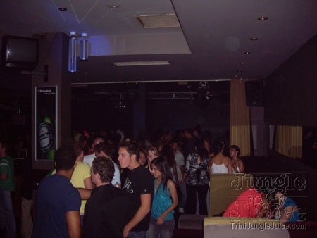 escape_2_soca-05