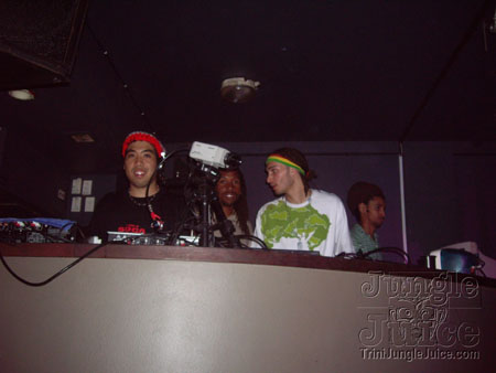 escape_2_soca-06