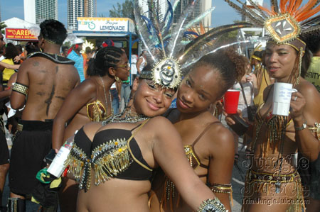 miami_carnival_2006_pt2-074