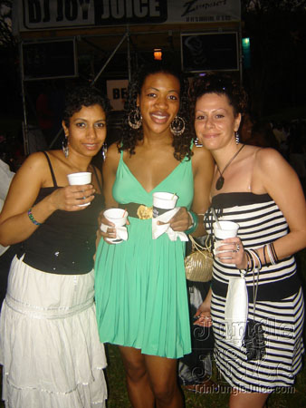 beach_house_carnival_2007-115