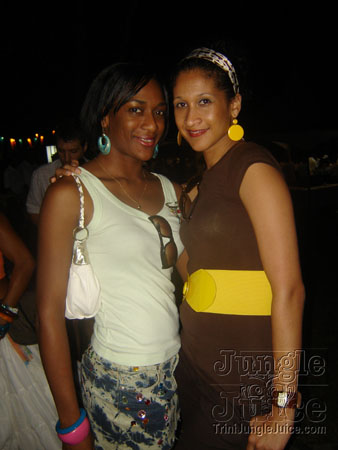 beach_house_carnival_2007-119