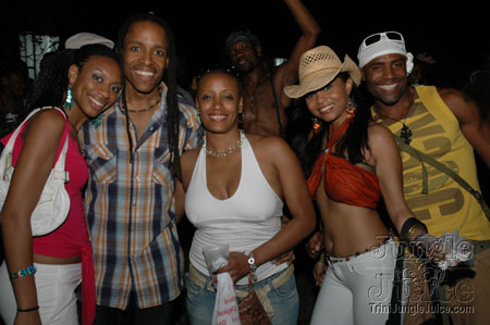 beach_house_carnival_2007-131