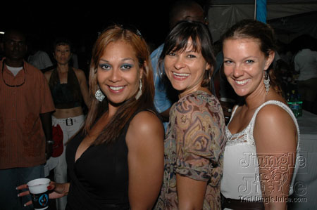 beach_house_carnival_2007-141