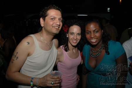 beach_house_carnival_2007-145