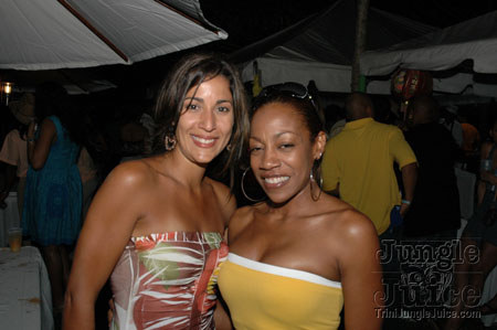 beach_house_carnival_2007-148