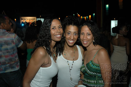 beach_house_carnival_2007-158