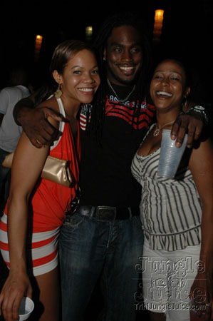 beach_house_carnival_2007-182
