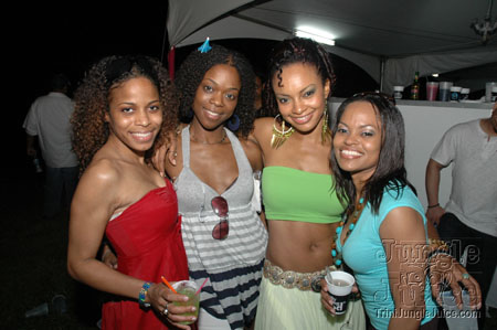beach_house_carnival_2007-191