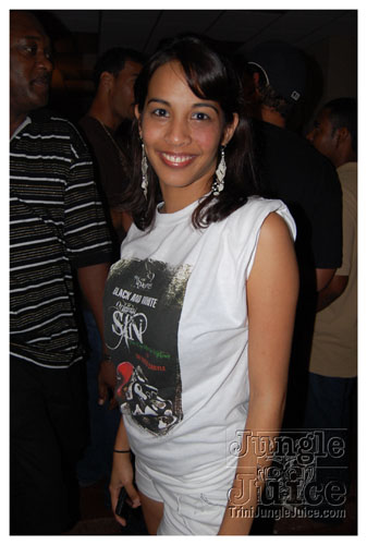 blackwhite_2007-002