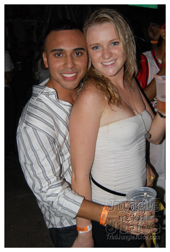 blackwhite_2007-007