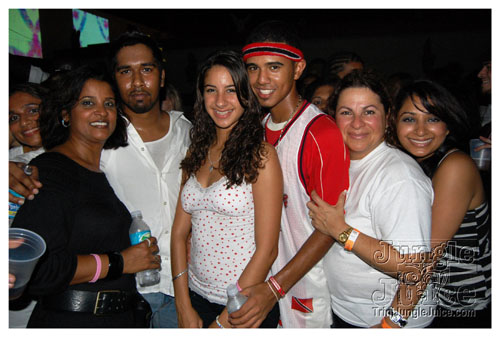 blackwhite_2007-022
