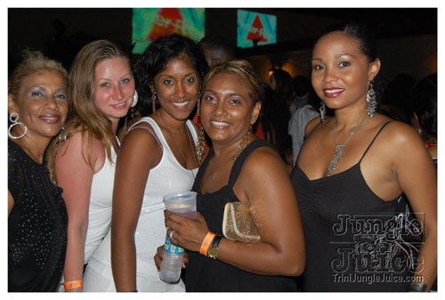 blackwhite_2007-040