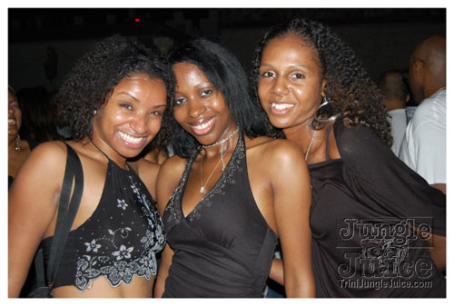 blackwhite_2007-042