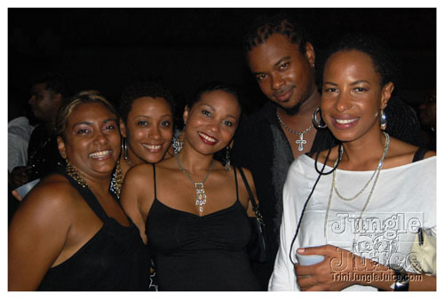 blackwhite_2007-045
