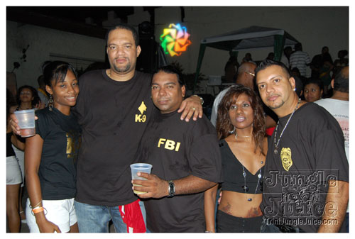 blackwhite_2007-054