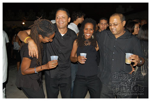 blackwhite_2007-063