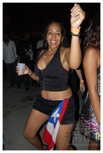blackwhite_2007-066