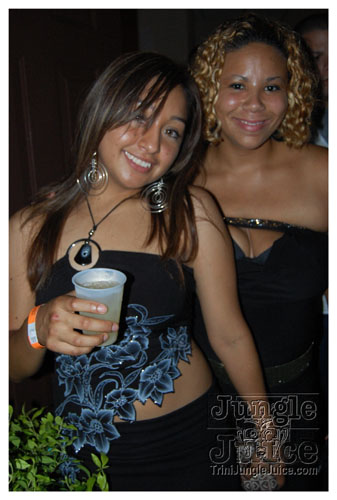 blackwhite_2007-070