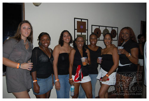 blackwhite_2007-071