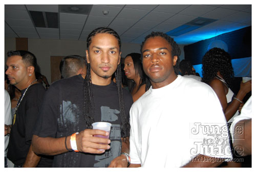 blackwhite_2007-072