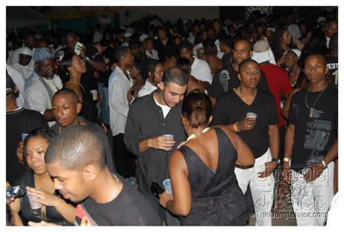 blackwhite_2007-087