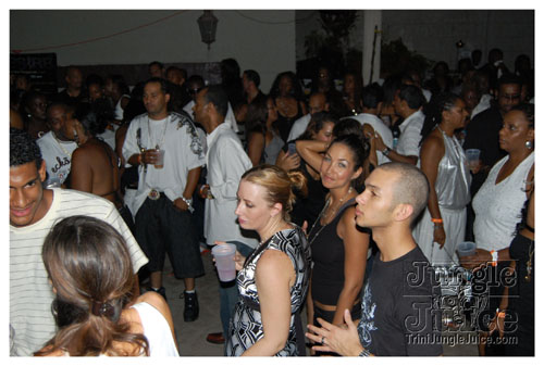 blackwhite_2007-088