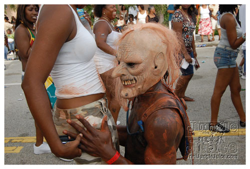 broward_carnival_2007_pt2-076