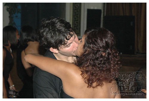 incognito_2007-115