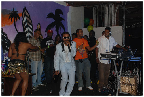machel_bday_bash_mia_2007-083